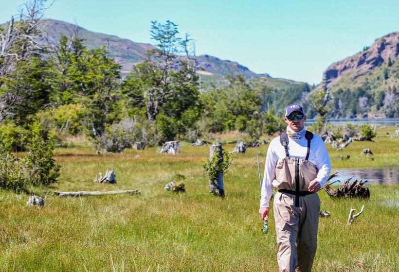 Hostel Le Fario Lodge In Patagonia