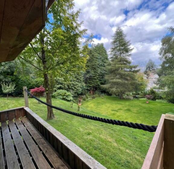 Bed and Breakfast Ivybank Villa