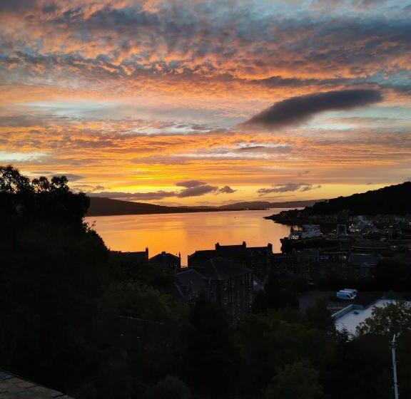 Bed and Breakfast Ivybank Villa