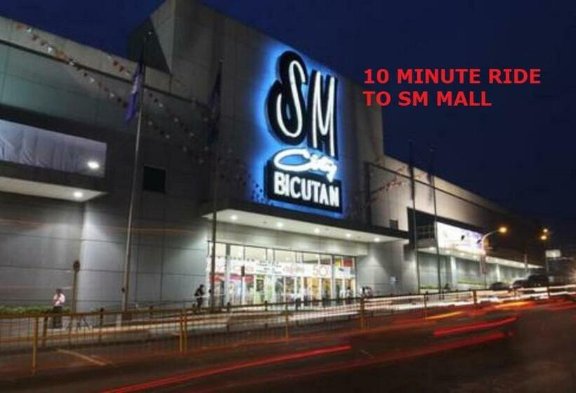 Chateau Elysee,by Dj Near Airport+wifi+netflix+kitchen