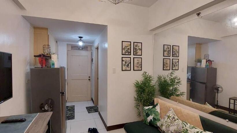 Chateau Elysee,by Dj Near Airport+wifi+netflix+kitchen