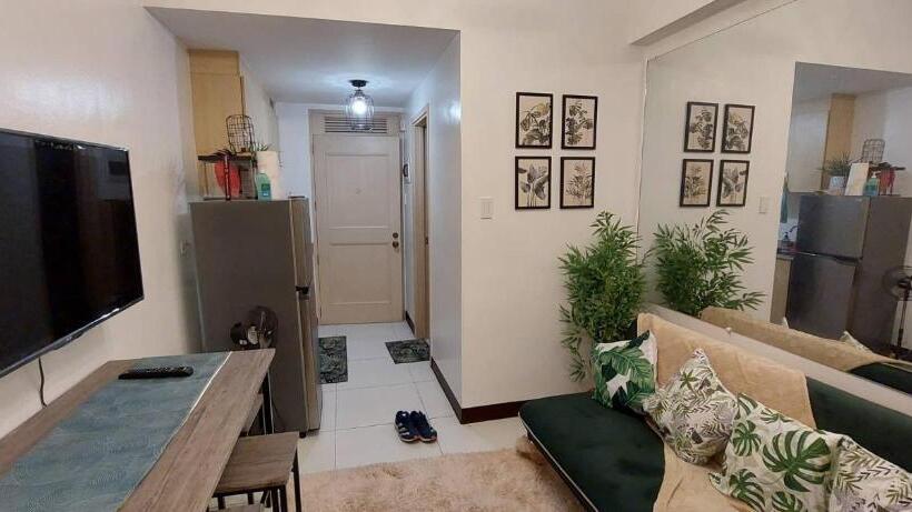 Chateau Elysee,by Dj Near Airport+wifi+netflix+kitchen