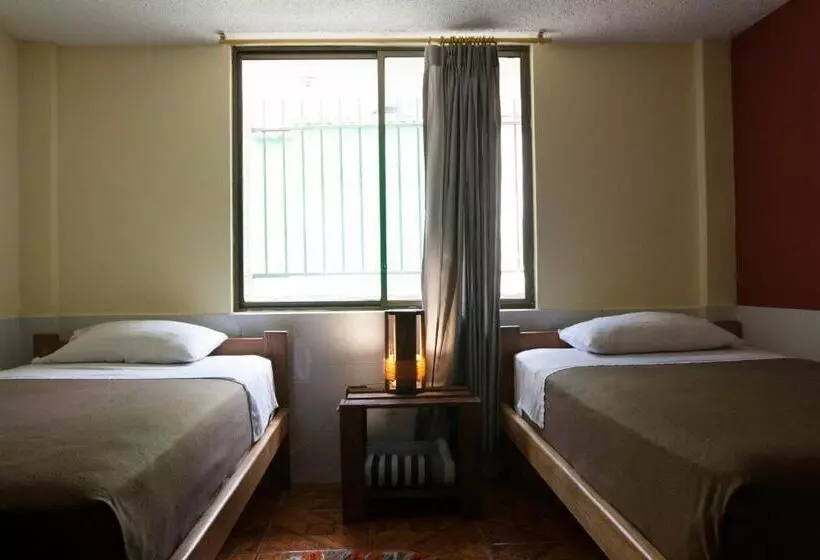 Papachos Hostel
