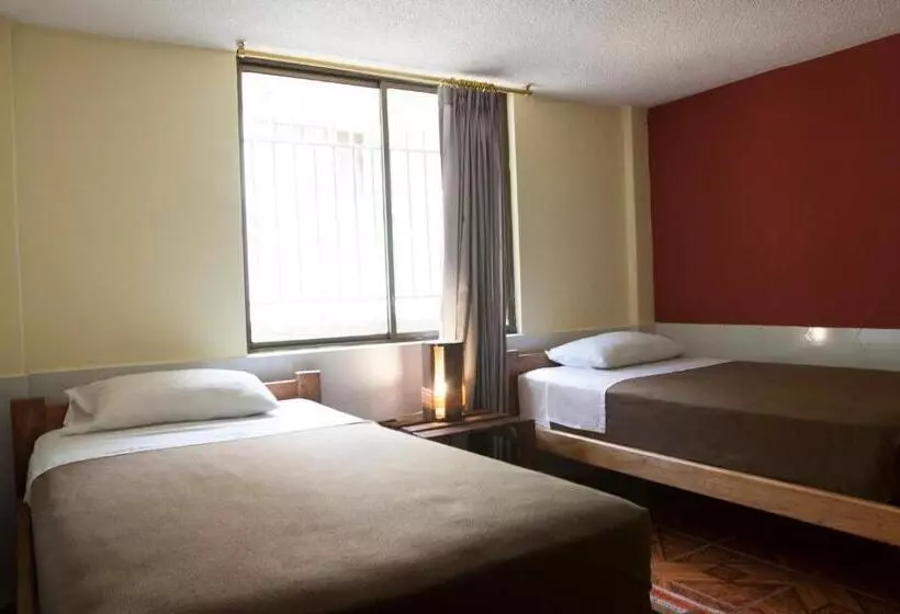 Papachos Hostel