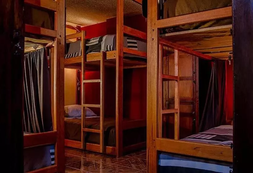 Papachos Hostel