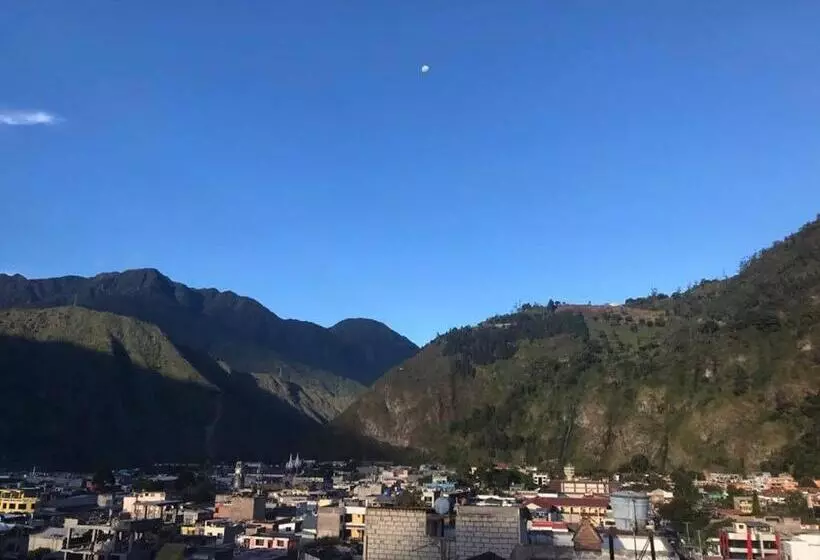 Papachos Hostel