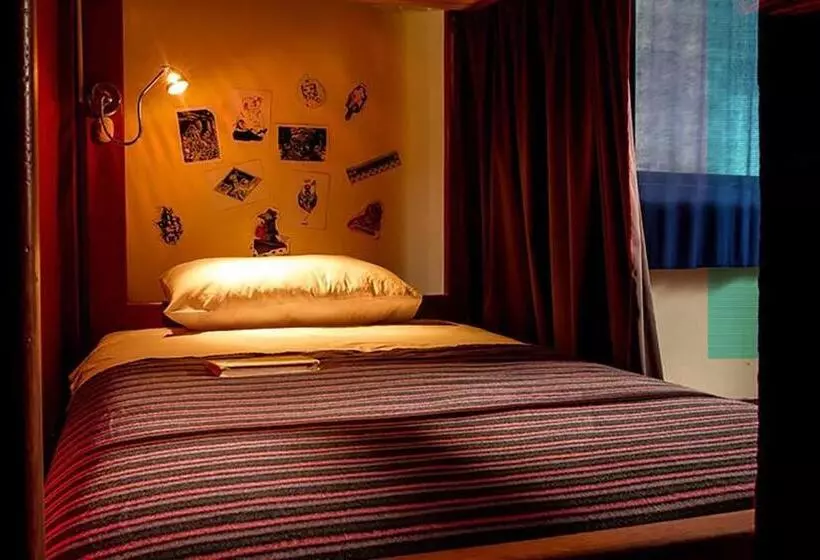 Papachos Hostel