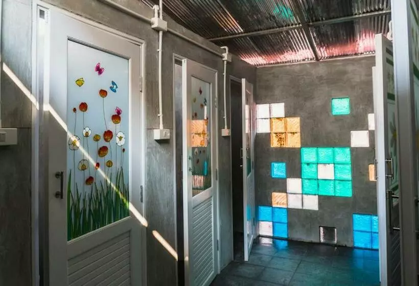 Pomme Hostel Restaurant & Bar   Private Sleeping Cabins