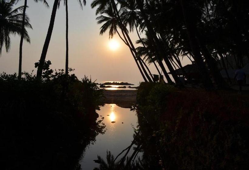 リゾートホテル Cola Beach Sunset Bay