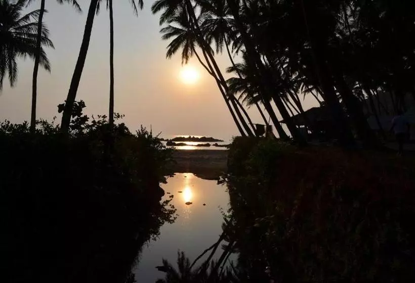 リゾートホテル Cola Beach Sunset Bay