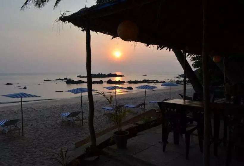リゾートホテル Cola Beach Sunset Bay