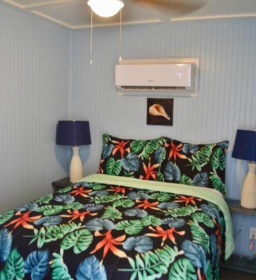 הוסטל Blue Dolphin Inn And Cottages