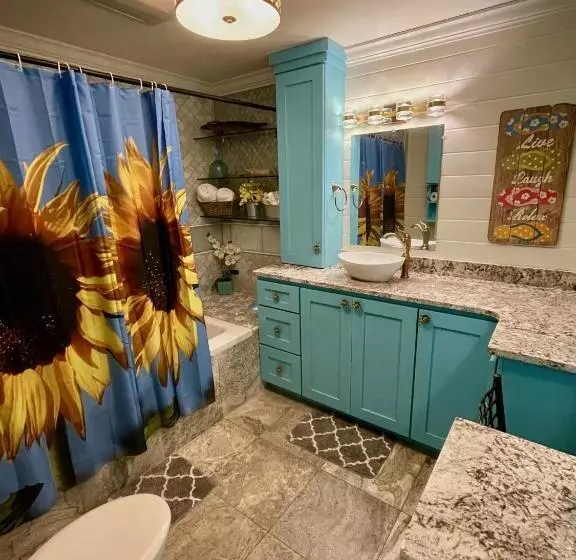 Retkeilymaja Blue Dolphin Inn And Cottages