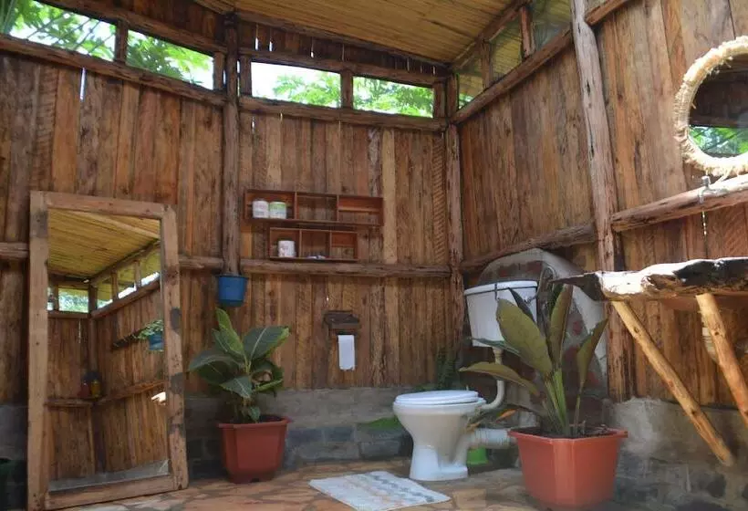 هاستل Jinja Backpackers