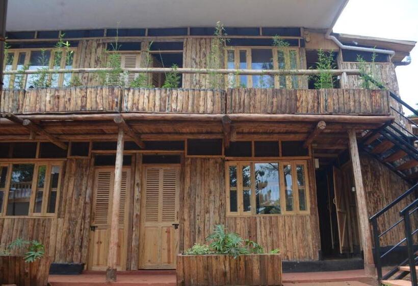 هاستل Jinja Backpackers