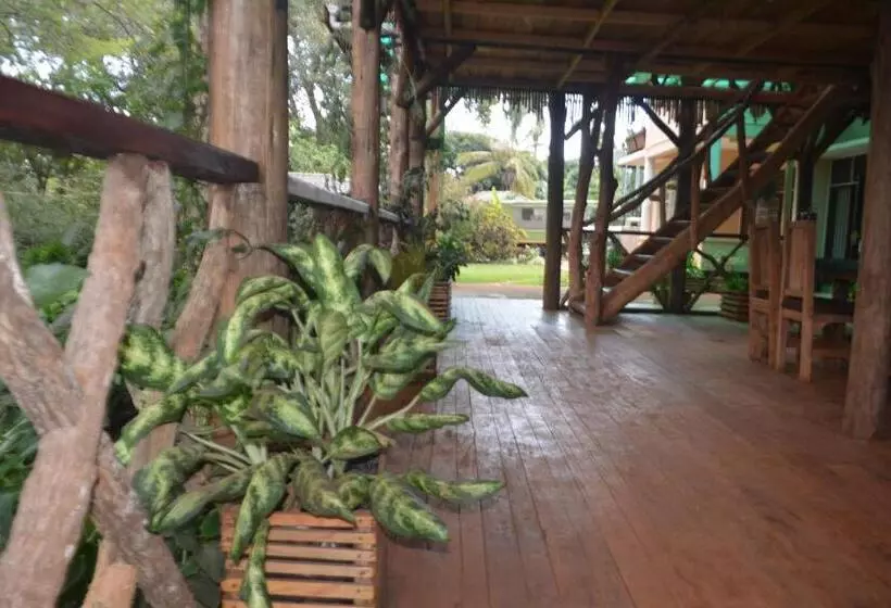 هاستل Jinja Backpackers