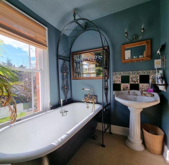 Alma House Bed And Breakfast