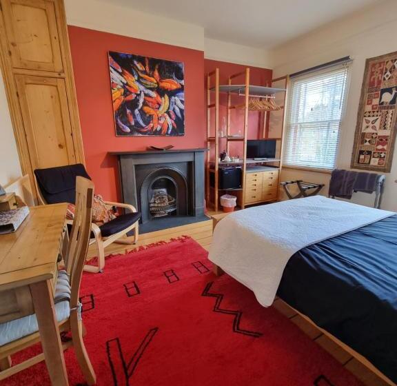 Alma House Bed And Breakfast