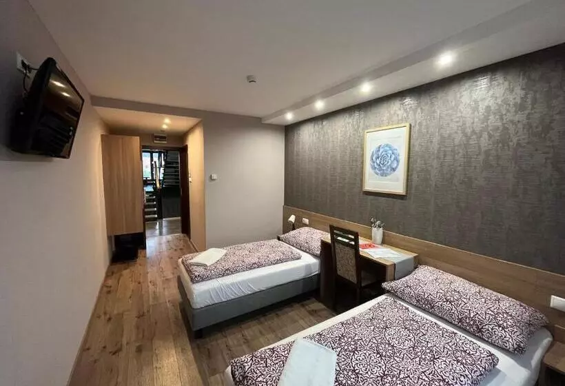 Aamiaismajoitus (B&B) Centrál Borház   étterem és Panzió