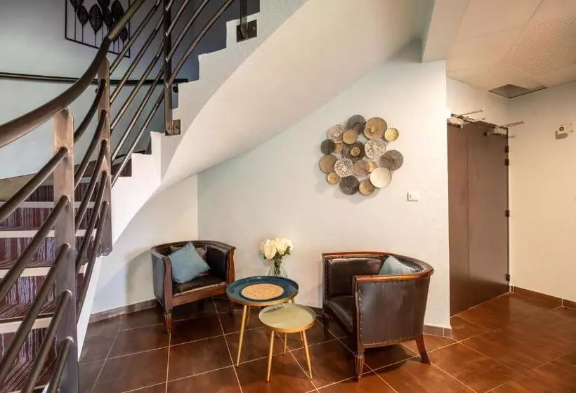 Hotelli Brit Hôtel Confort   La Tour Blanche