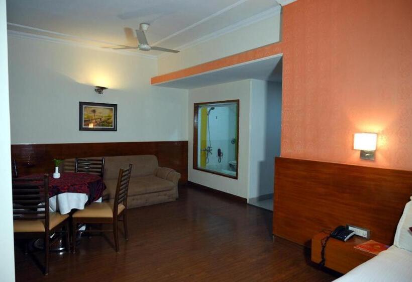 Hotel Capital O 83037 Moksha Stays