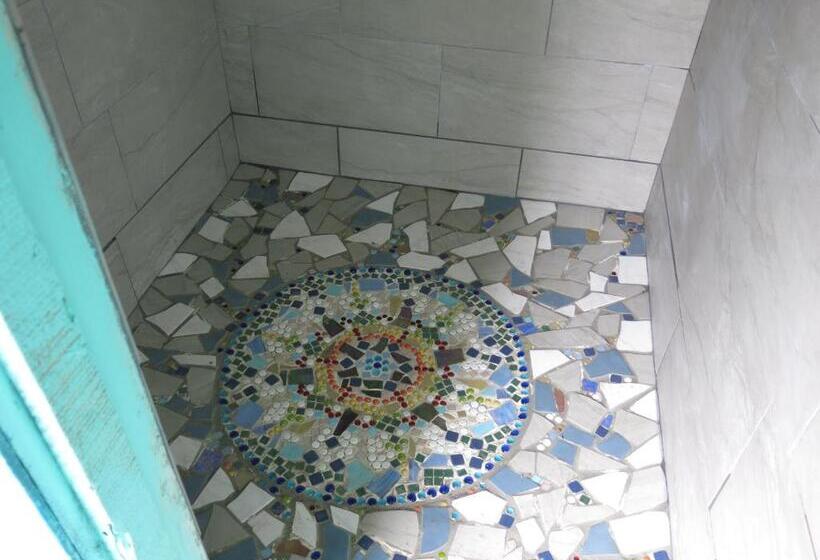 Pahoa Village Hostel