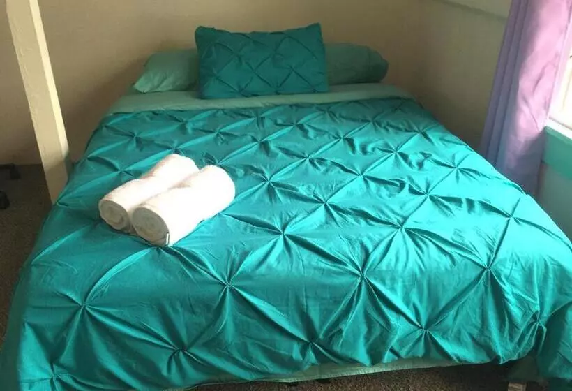 Pahoa Village Hostel