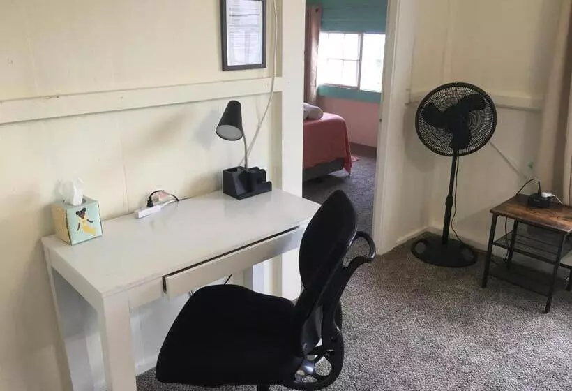 Pahoa Village Hostel