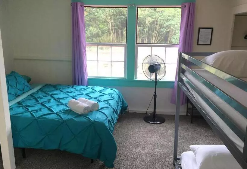 Pahoa Village Hostel