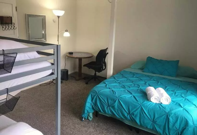 Pahoa Village Hostel