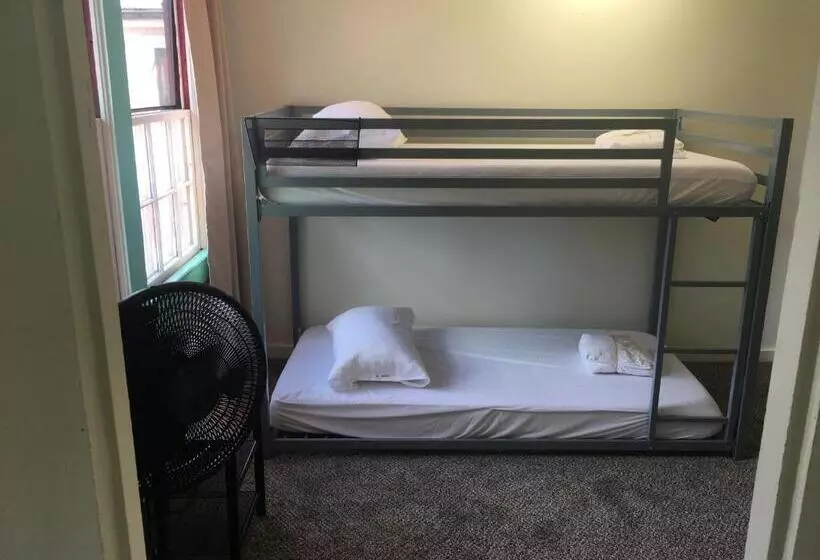 Pahoa Village Hostel