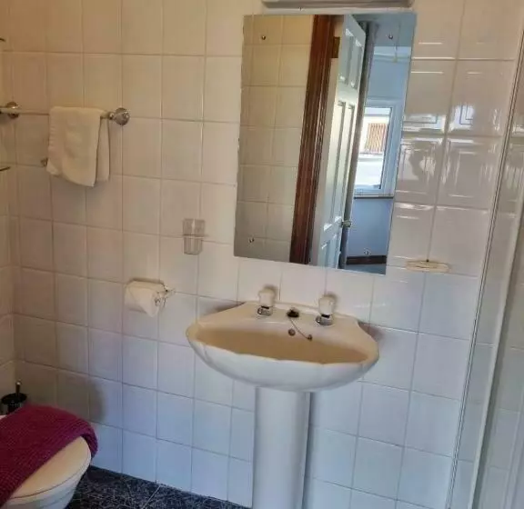 پانسیون Asgard Guest House