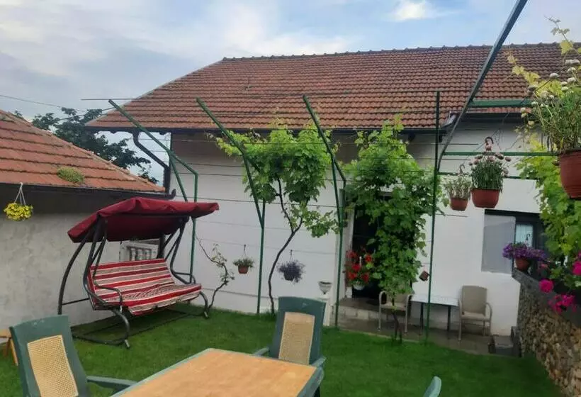 پانسیون Vila Mir