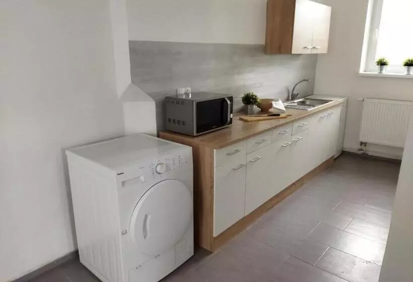 Retkeilymaja Penzion Ostrov U Stribra 13