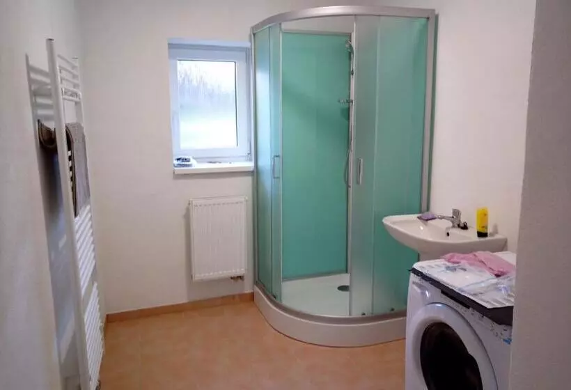 Retkeilymaja Penzion Ostrov U Stribra 13