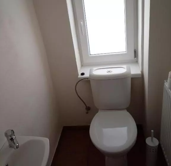 Retkeilymaja Penzion Ostrov U Stribra 13