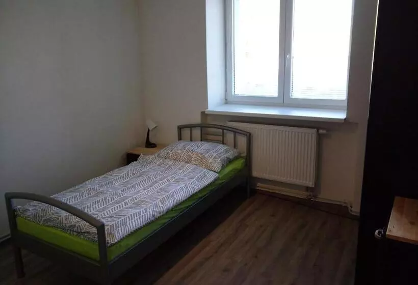 Retkeilymaja Penzion Ostrov U Stribra 13