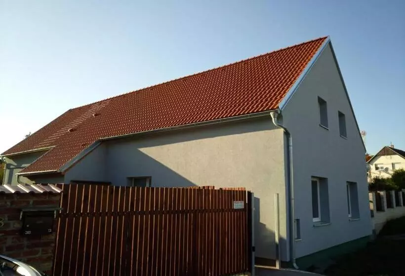 Retkeilymaja Penzion Ostrov U Stribra 13