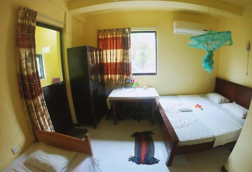 ホテル Laksiri Villa