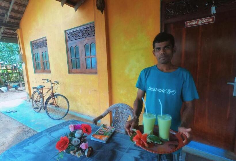 ホテル Laksiri Villa