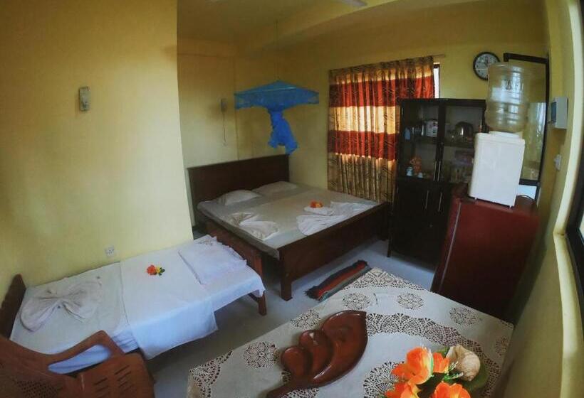 ホテル Laksiri Villa