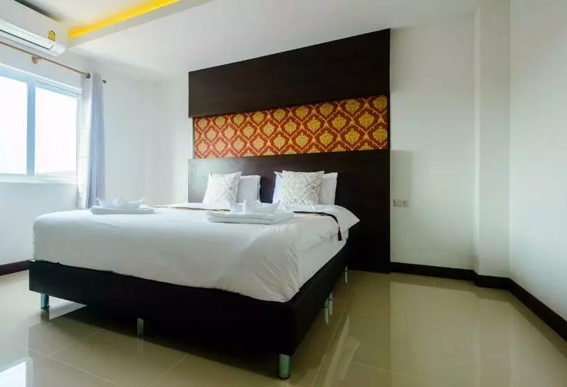 O2 Hotel สกลนคร