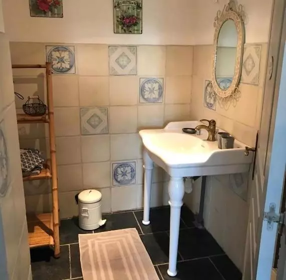 Aamiaismajoitus (B&B) Ferme De La Forterie