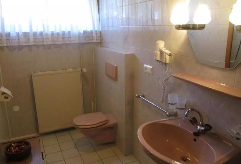 Aamiaismajoitus (B&B) Haus Elena