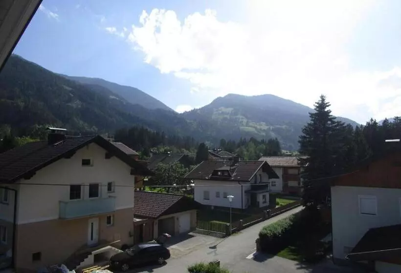 Aamiaismajoitus (B&B) Haus Elena