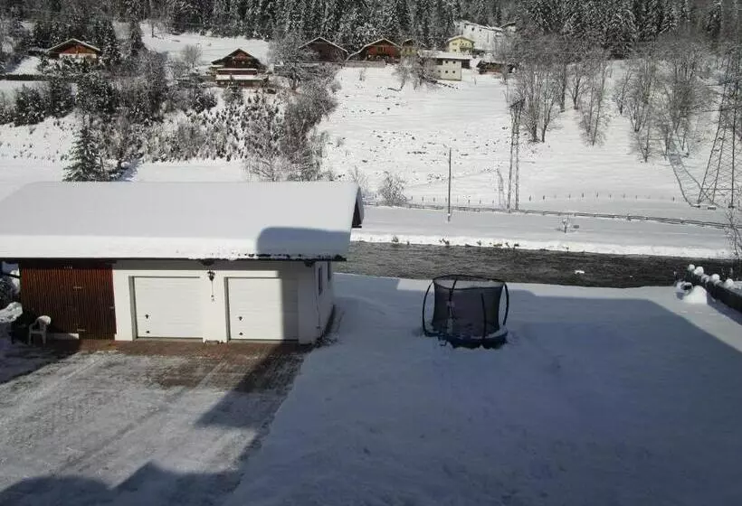 Aamiaismajoitus (B&B) Haus Elena