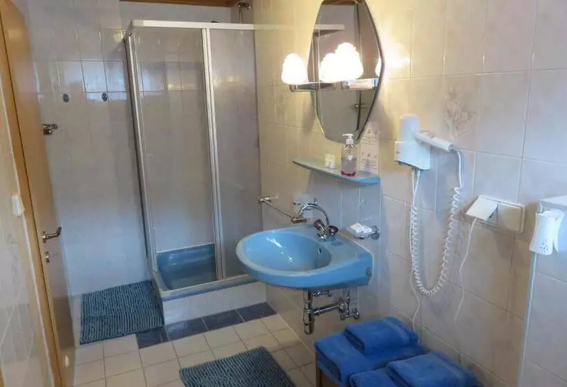 Aamiaismajoitus (B&B) Haus Elena