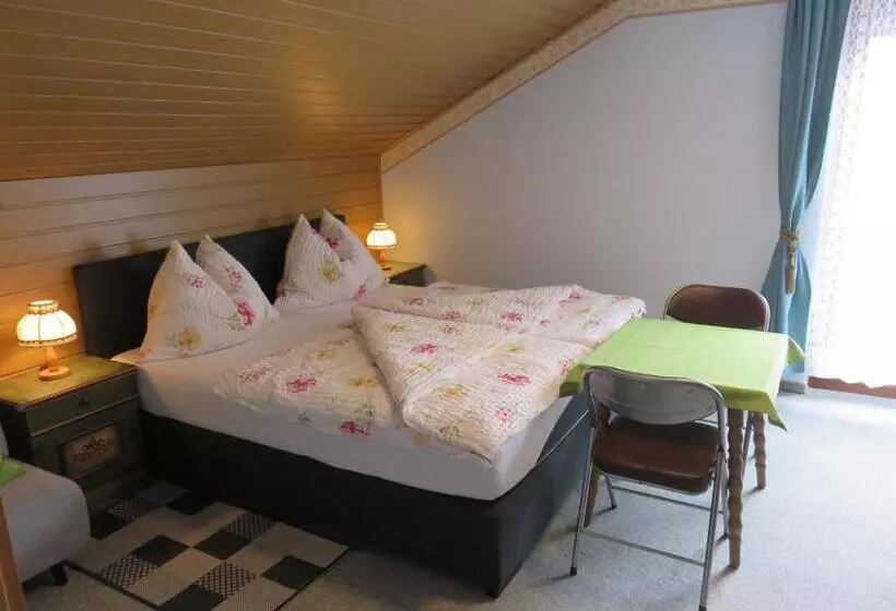 Aamiaismajoitus (B&B) Haus Elena