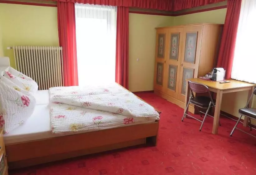 Aamiaismajoitus (B&B) Haus Elena