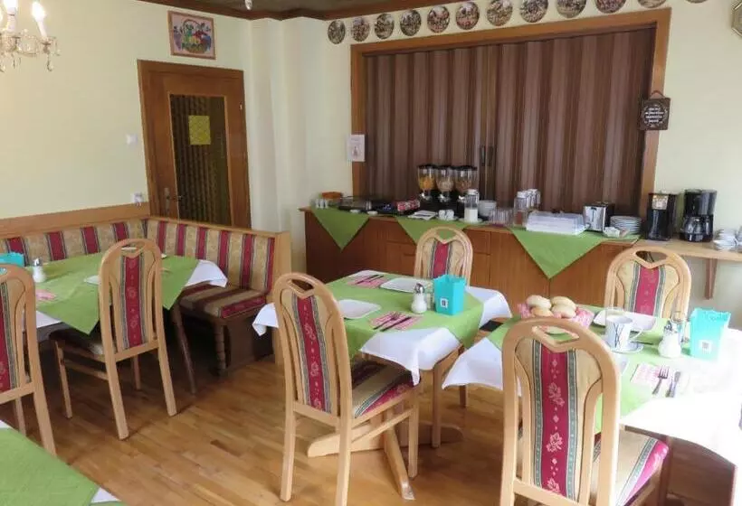 Aamiaismajoitus (B&B) Haus Elena